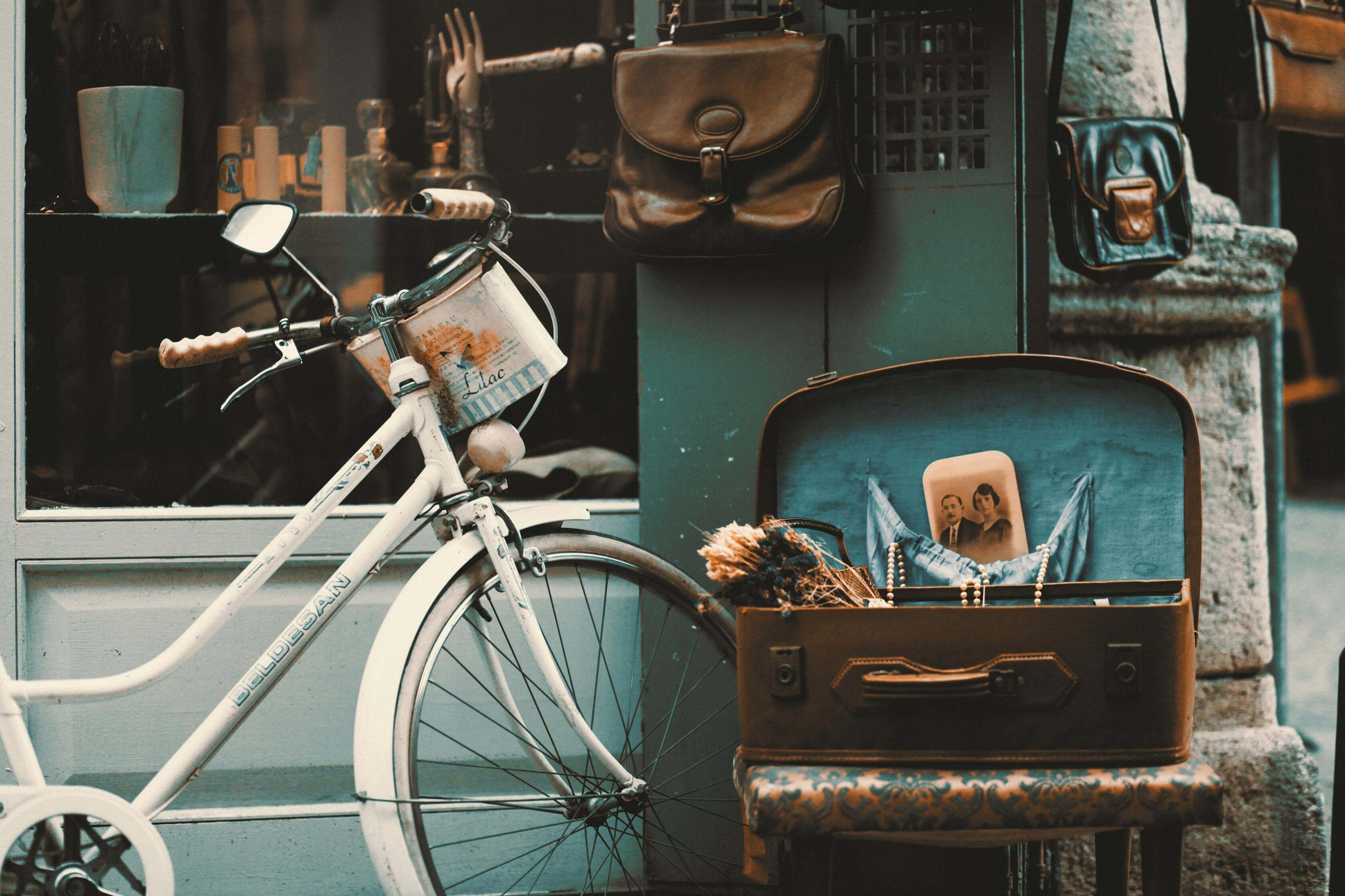 Retro Treasures: Unearthing Vintage Gems